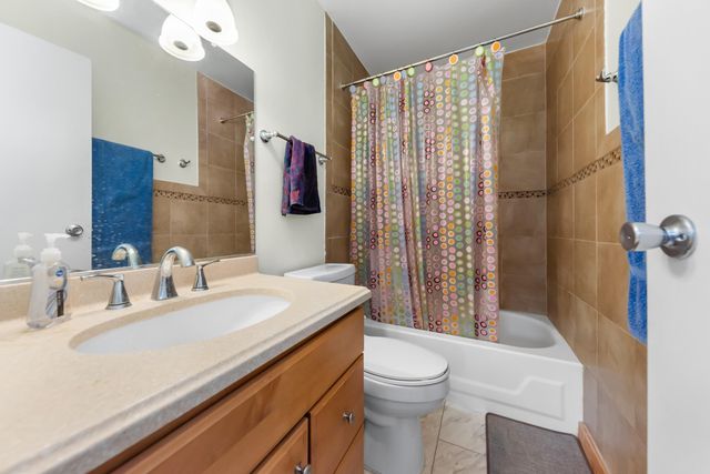605 Watersedge Drive, Ann Arbor, MI 48105