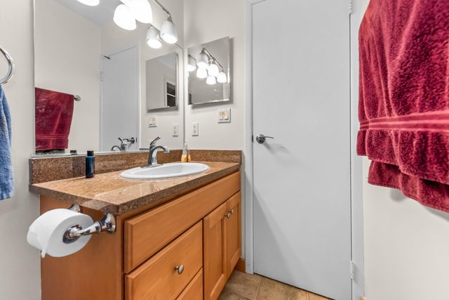 605 Watersedge Drive, Ann Arbor, MI 48105