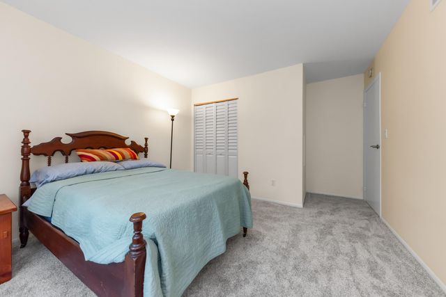 605 Watersedge Drive, Ann Arbor, MI 48105