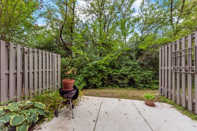 605 Watersedge Drive, Ann Arbor, MI 48105