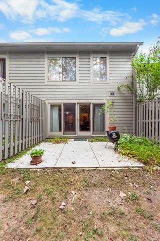 605 Watersedge Drive, Ann Arbor, MI 48105