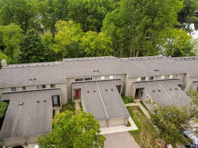 605 Watersedge Drive, Ann Arbor, MI 48105