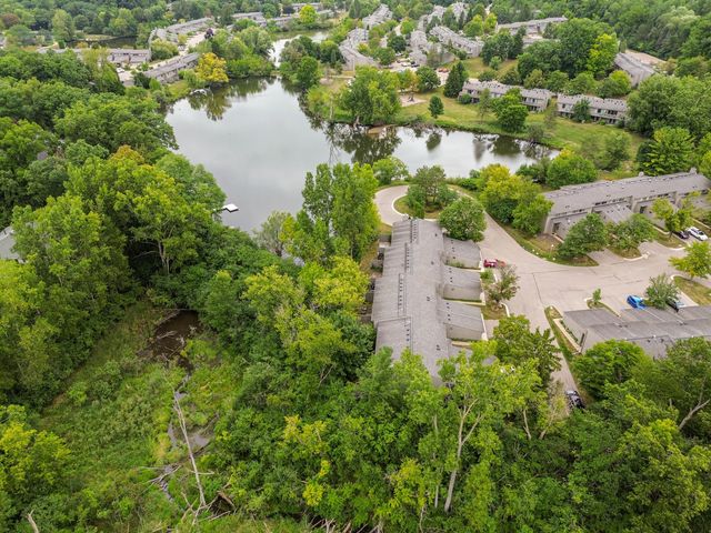 605 Watersedge Drive, Ann Arbor, MI 48105