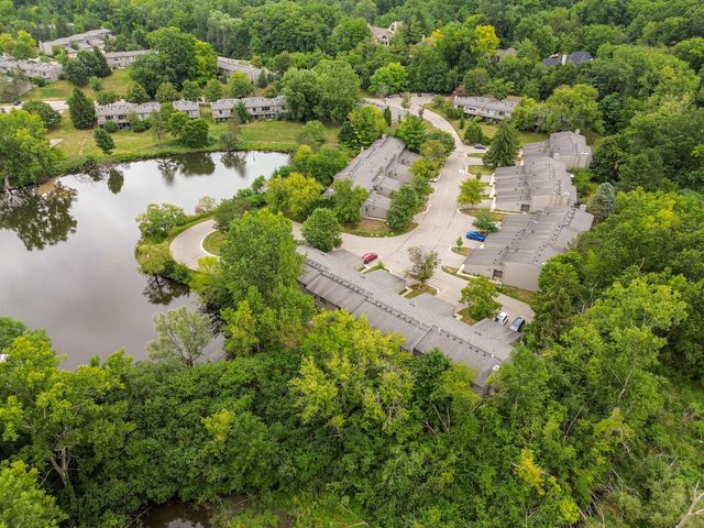 605 Watersedge Drive, Ann Arbor, MI 48105