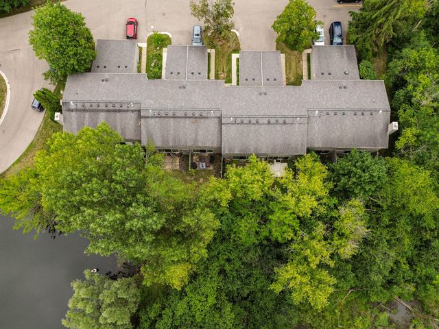 605 Watersedge Drive, Ann Arbor, MI 48105