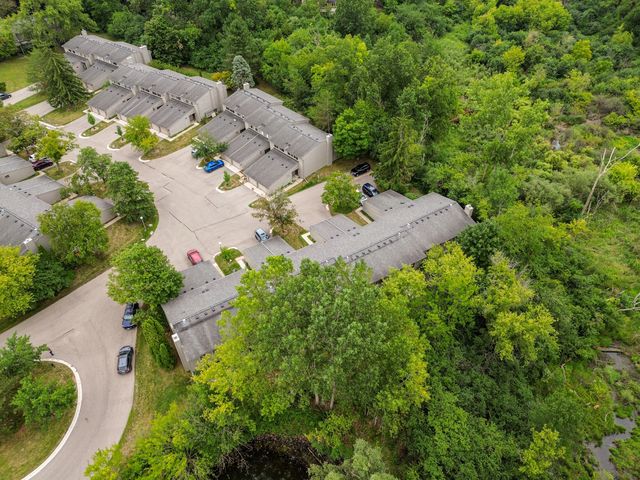 605 Watersedge Drive, Ann Arbor, MI 48105