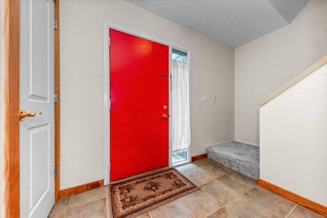 605 Watersedge Drive, Ann Arbor, MI 48105
