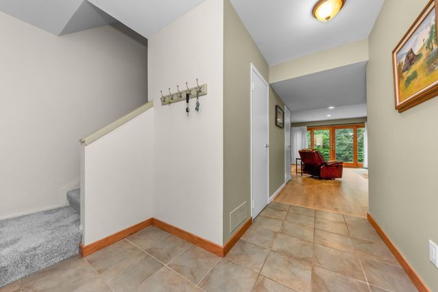605 Watersedge Drive, Ann Arbor, MI 48105