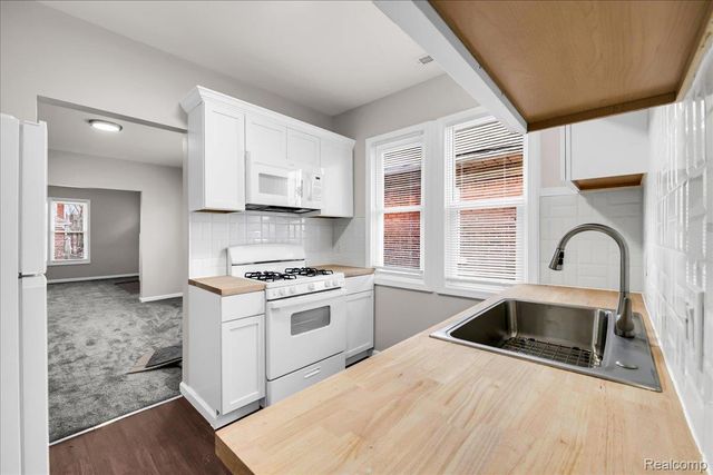 3304 Clairmount Street, Detroit, MI 48206