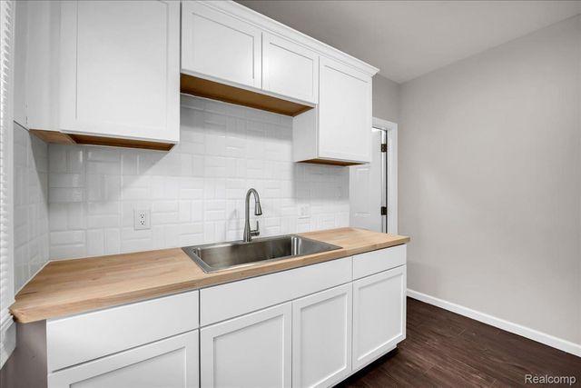 3304 Clairmount Street, Detroit, MI 48206