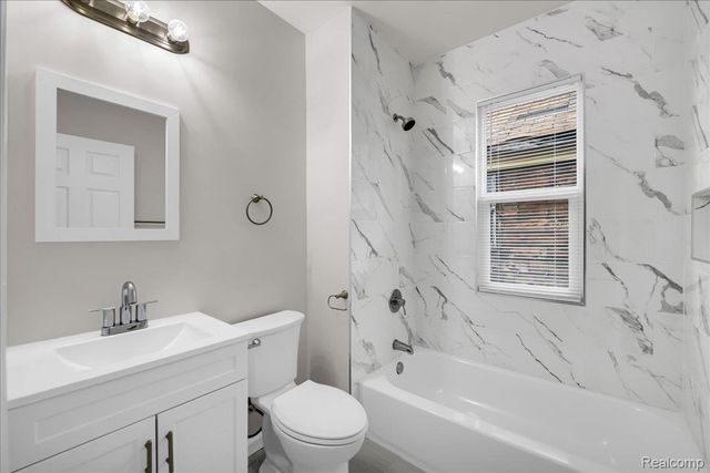 3304 Clairmount Street, Detroit, MI 48206