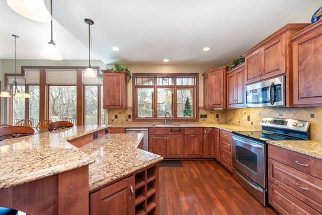 105 Viking Court, Mankato, MN 56001