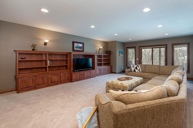 105 Viking Court, Mankato, MN 56001