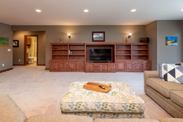 105 Viking Court, Mankato, MN 56001
