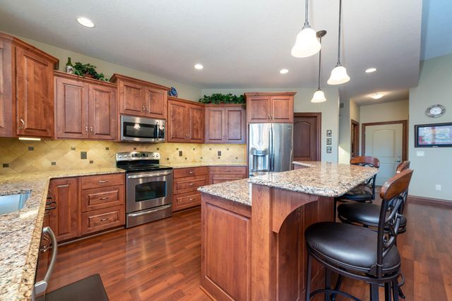 105 Viking Court, Mankato, MN 56001