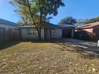 1044 E Cantey Street, Fort Worth, TX 76104