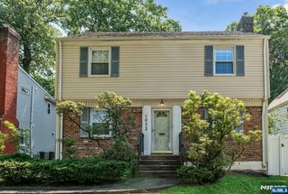 1073 Bromley Avenue, Teaneck, NJ 07666