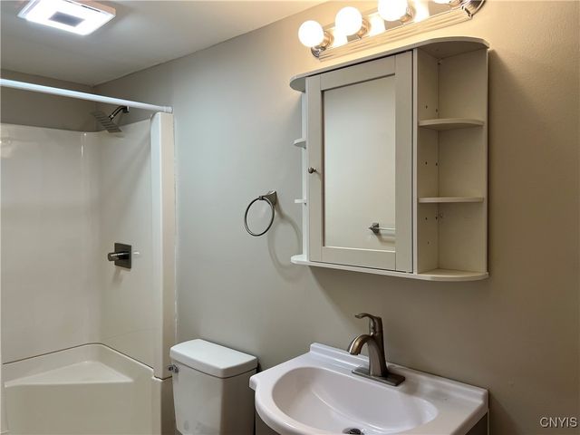 7200 Lakeshore Road, Cicero, NY 13039