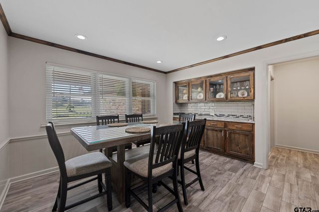 2201 Ridgley Drive, Flint, TX 75762