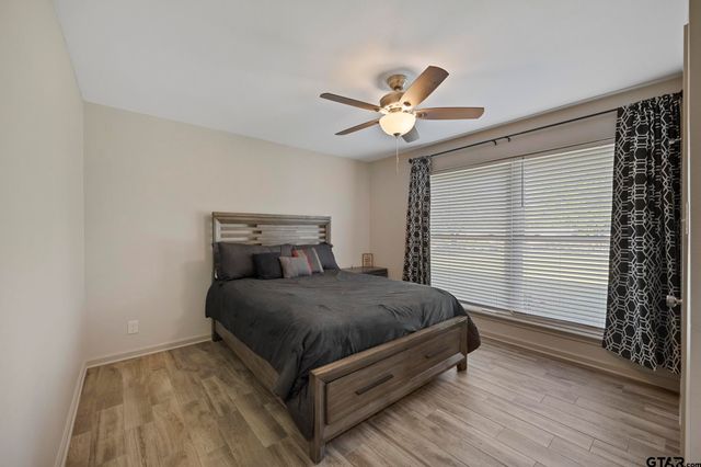 2201 Ridgley Drive, Flint, TX 75762