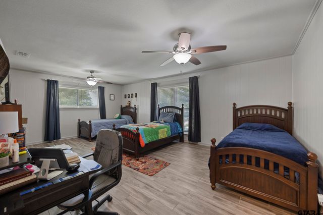 2201 Ridgley Drive, Flint, TX 75762