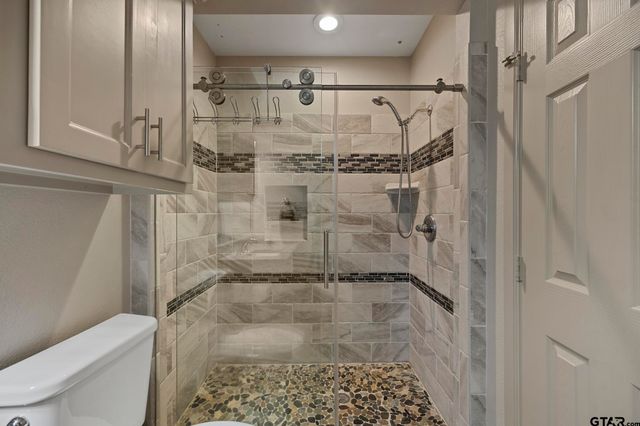 2201 Ridgley Drive, Flint, TX 75762