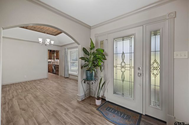 2201 Ridgley Drive, Flint, TX 75762