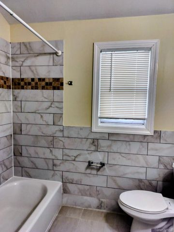 53 Juniper B, Port Washington, NY 11050