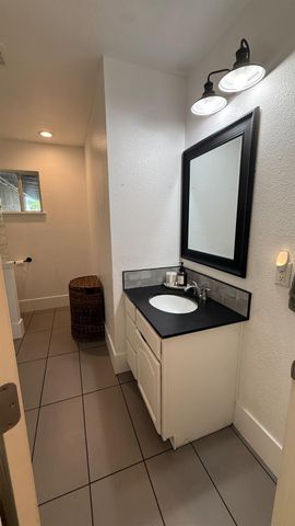 2041 Wally Ct, Modesto, CA 95350