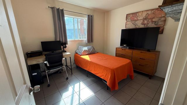 2041 Wally Ct, Modesto, CA 95350