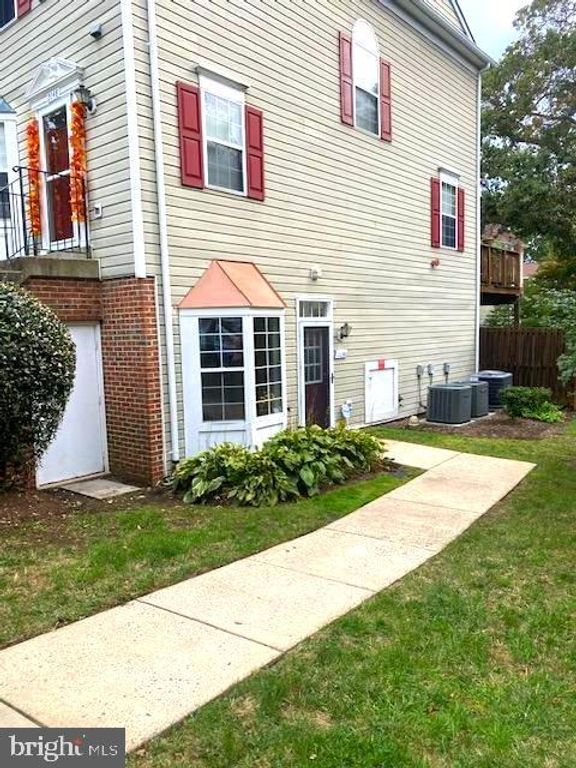 2050 PAWLET DR #33C, Crofton, MD 21114