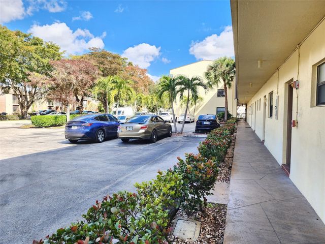 9150 NW 38th Drive 106, Coral Springs, FL 33065
