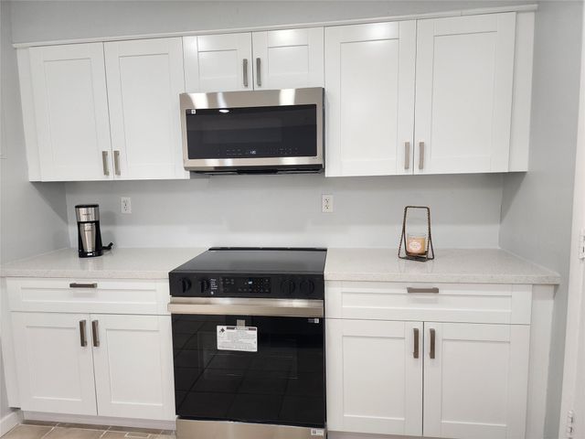 9150 NW 38th Drive 106, Coral Springs, FL 33065