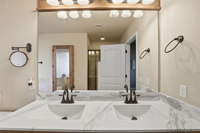 11113 NW 96th Court, Yukon, OK 73099