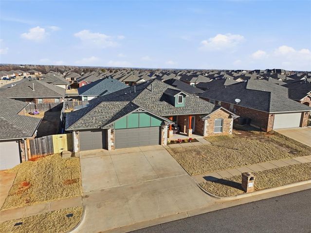 11113 NW 96th Court, Yukon, OK 73099