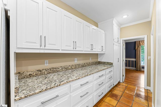 1 Parkview Court, Laurens, SC 29360