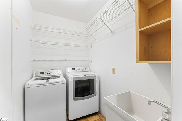 1 Parkview Court, Laurens, SC 29360