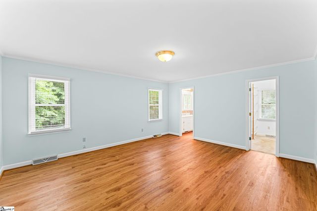 1 Parkview Court, Laurens, SC 29360