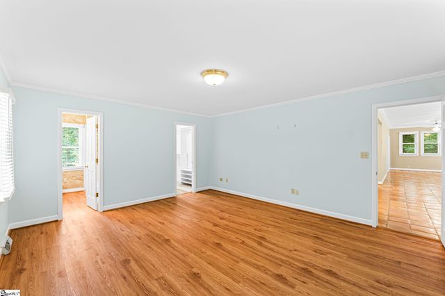1 Parkview Court, Laurens, SC 29360