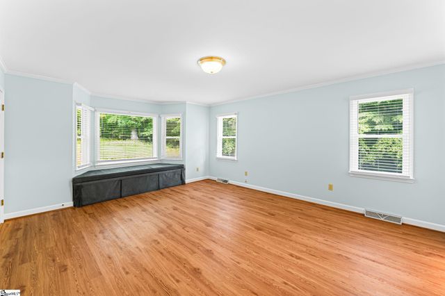 1 Parkview Court, Laurens, SC 29360