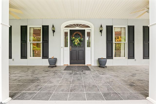 1 Parkview Court, Laurens, SC 29360