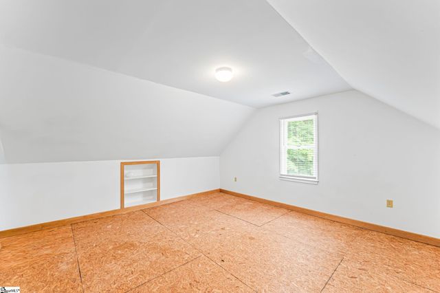 1 Parkview Court, Laurens, SC 29360