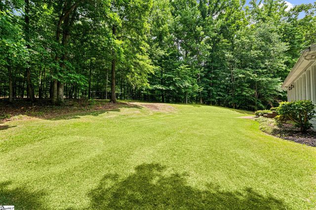 1 Parkview Court, Laurens, SC 29360