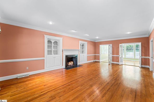 1 Parkview Court, Laurens, SC 29360