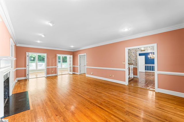 1 Parkview Court, Laurens, SC 29360