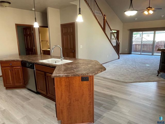 3520 W 91st Pl Place, Sioux Falls, SD 57108