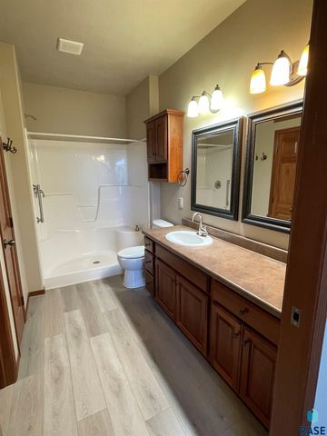 3520 W 91st Pl Place, Sioux Falls, SD 57108