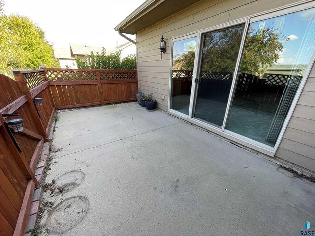 3520 W 91st Pl Place, Sioux Falls, SD 57108