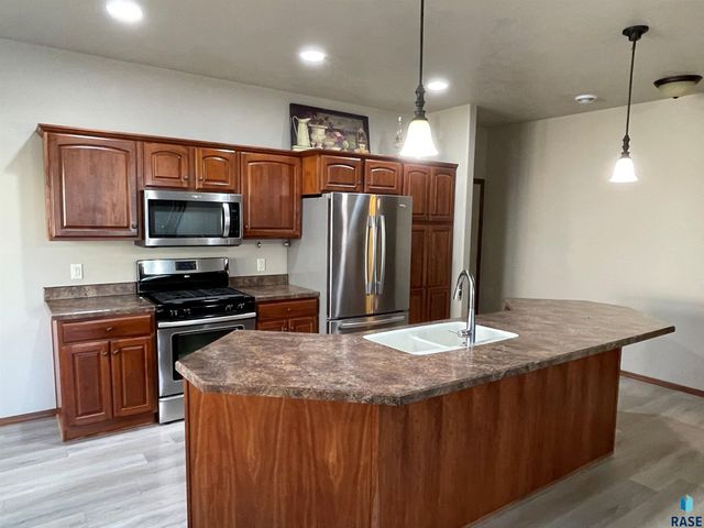 3520 W 91st Pl Place, Sioux Falls, SD 57108