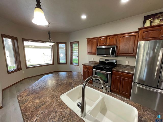 3520 W 91st Pl Place, Sioux Falls, SD 57108
